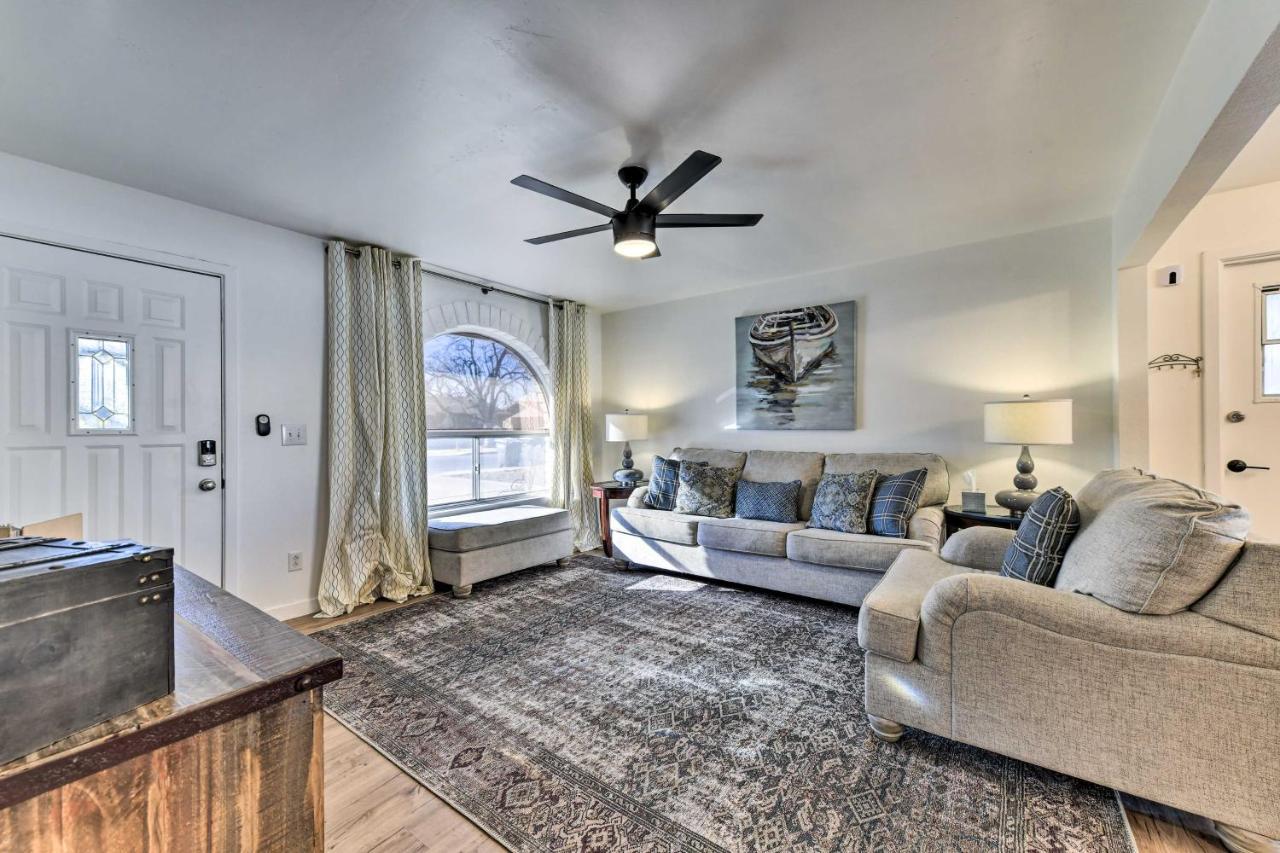 Downtown Gilbert Home With Fenced Yard And Fire Pit! Kültér fotó